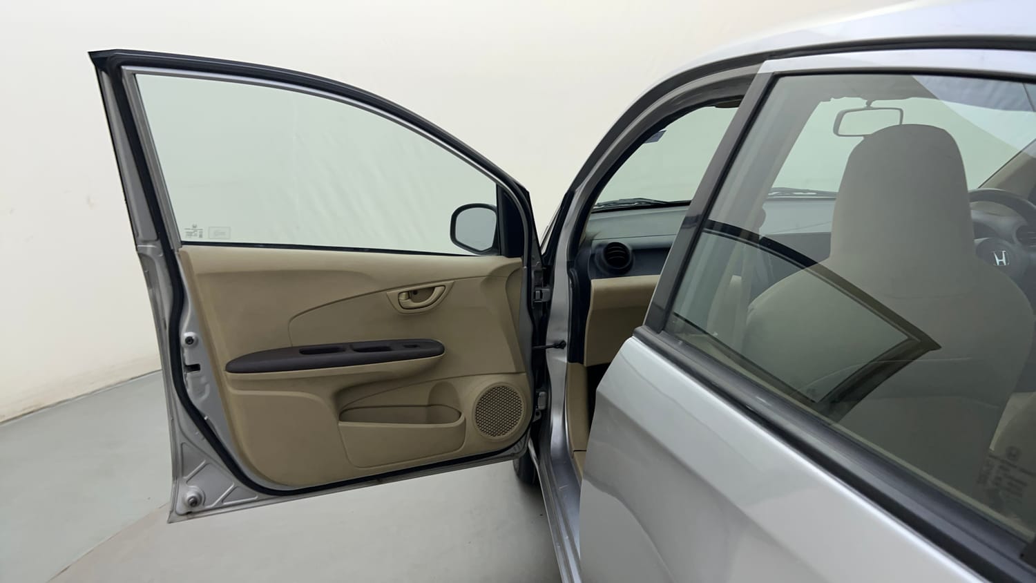 Used 2013 Honda Amaze 1.2 EX i-VTEC Petrol Manual interior LEFT FRONT DOOR OPEN VIEW