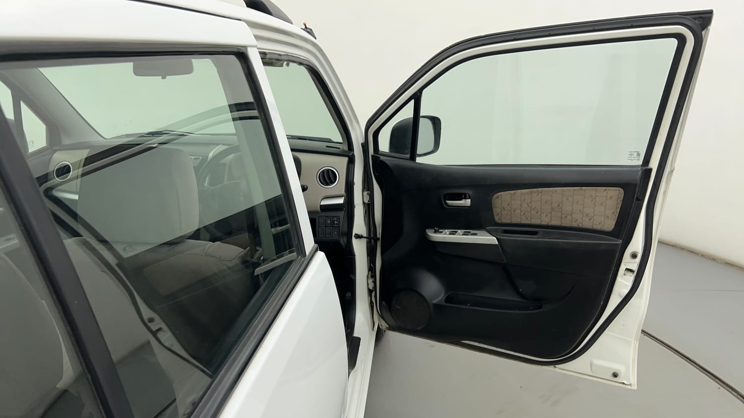 Used 2015 Maruti Suzuki Wagon R VXI Petrol Manual interior RIGHT FRONT DOOR OPEN VIEW