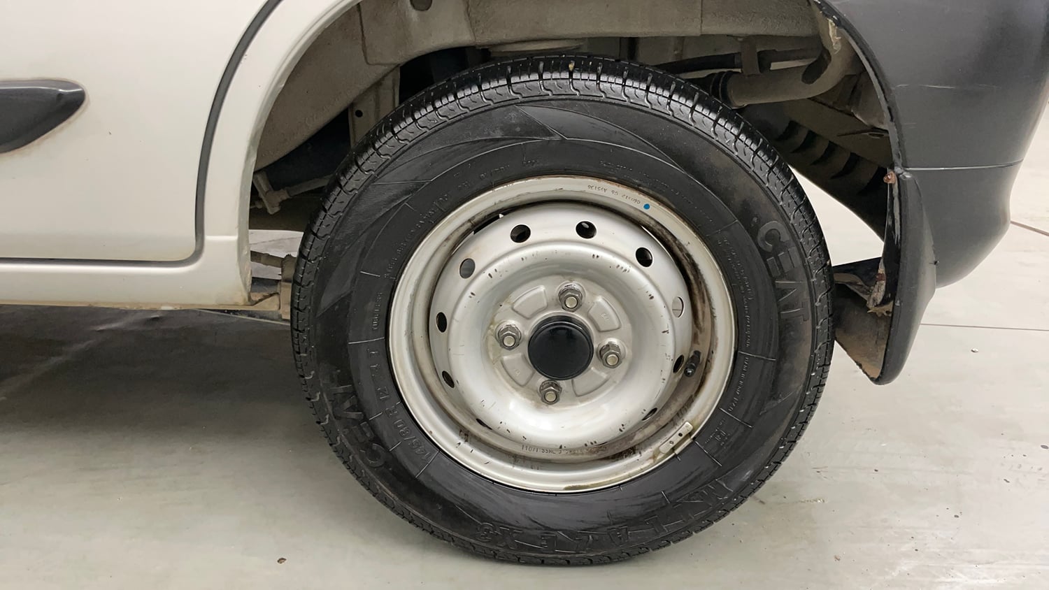 Used 2012 Maruti Suzuki Alto LXi BS-IV Petrol Manual tyres LEFT REAR TYRE RIM VIEW