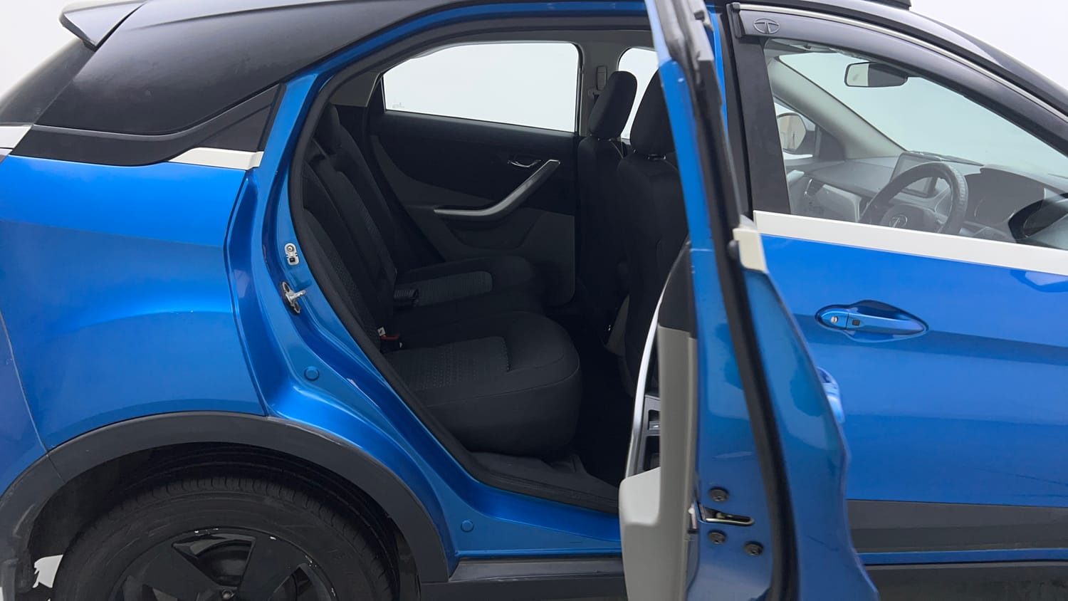 2018 Tata Nexon XZ Plus-18