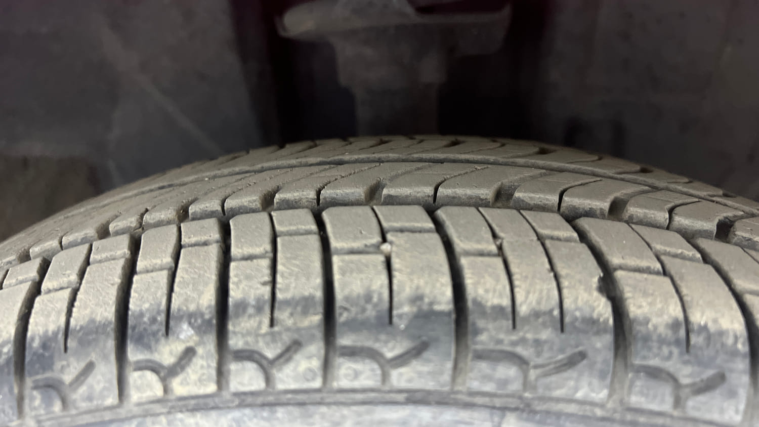 Used 2017 Datsun Redi-GO T (O) Petrol Manual tyres RIGHT FRONT TYRE TREAD VIEW