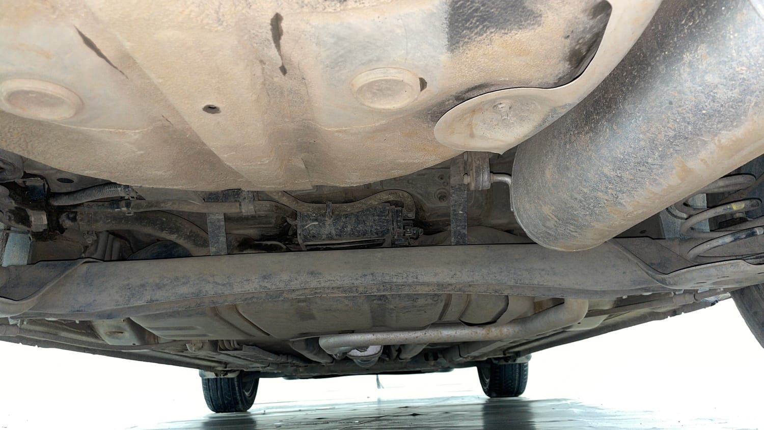 Used 2021 Hyundai Verna SX (O)1.5 MPi Petrol Manual extra REAR UNDERBODY VIEW (TAKEN FROM REAR)