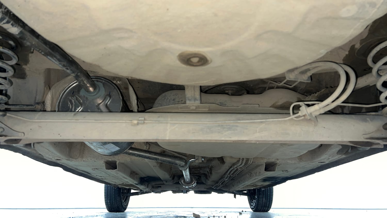 Used 2018 Renault Kwid RXL Petrol Manual extra REAR UNDERBODY VIEW (TAKEN FROM REAR)