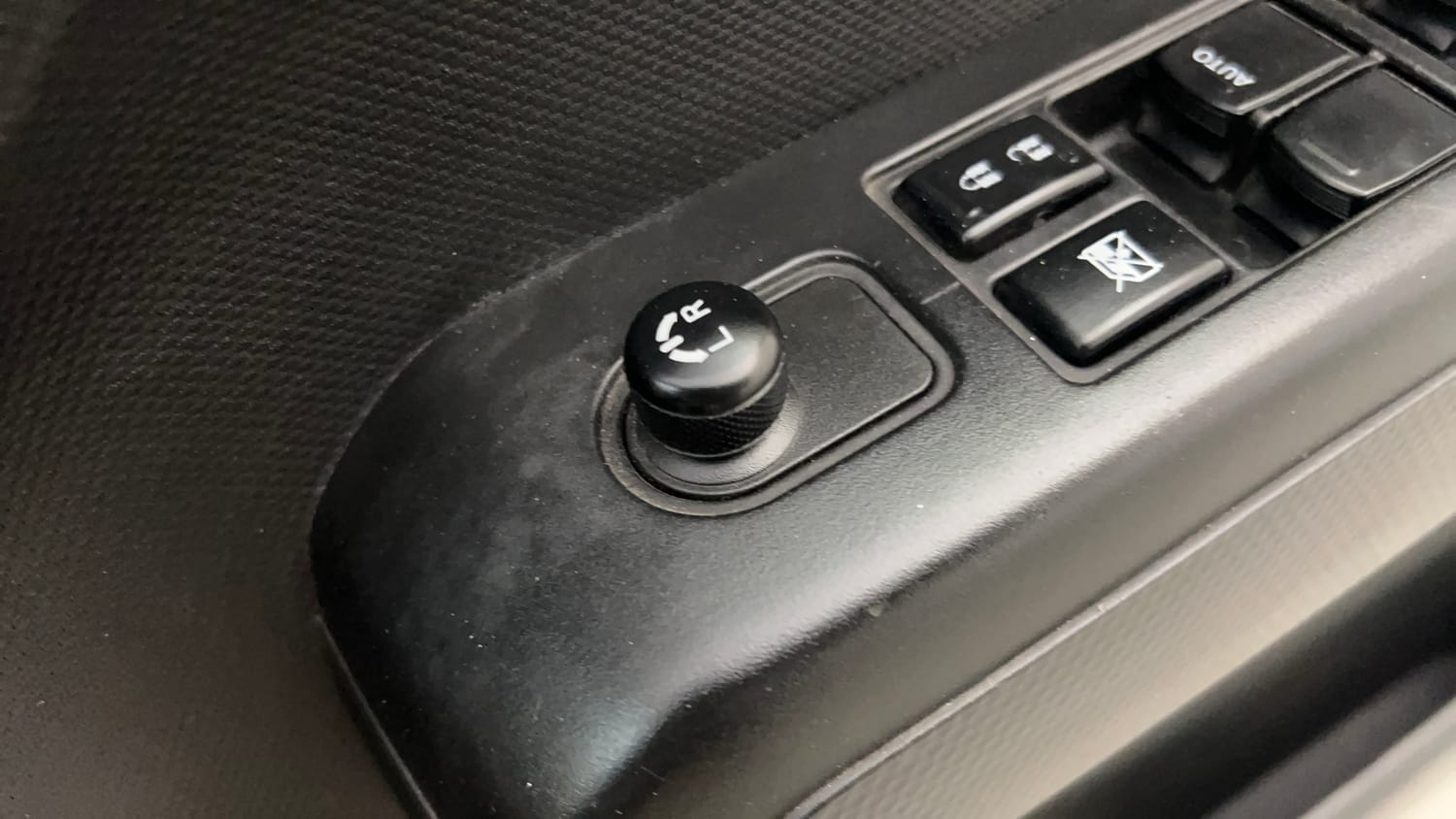 Used 2020 Maruti Suzuki Wagon R VXi 1.2 AMT Petrol Automatic top_features Adjustable ORVM
