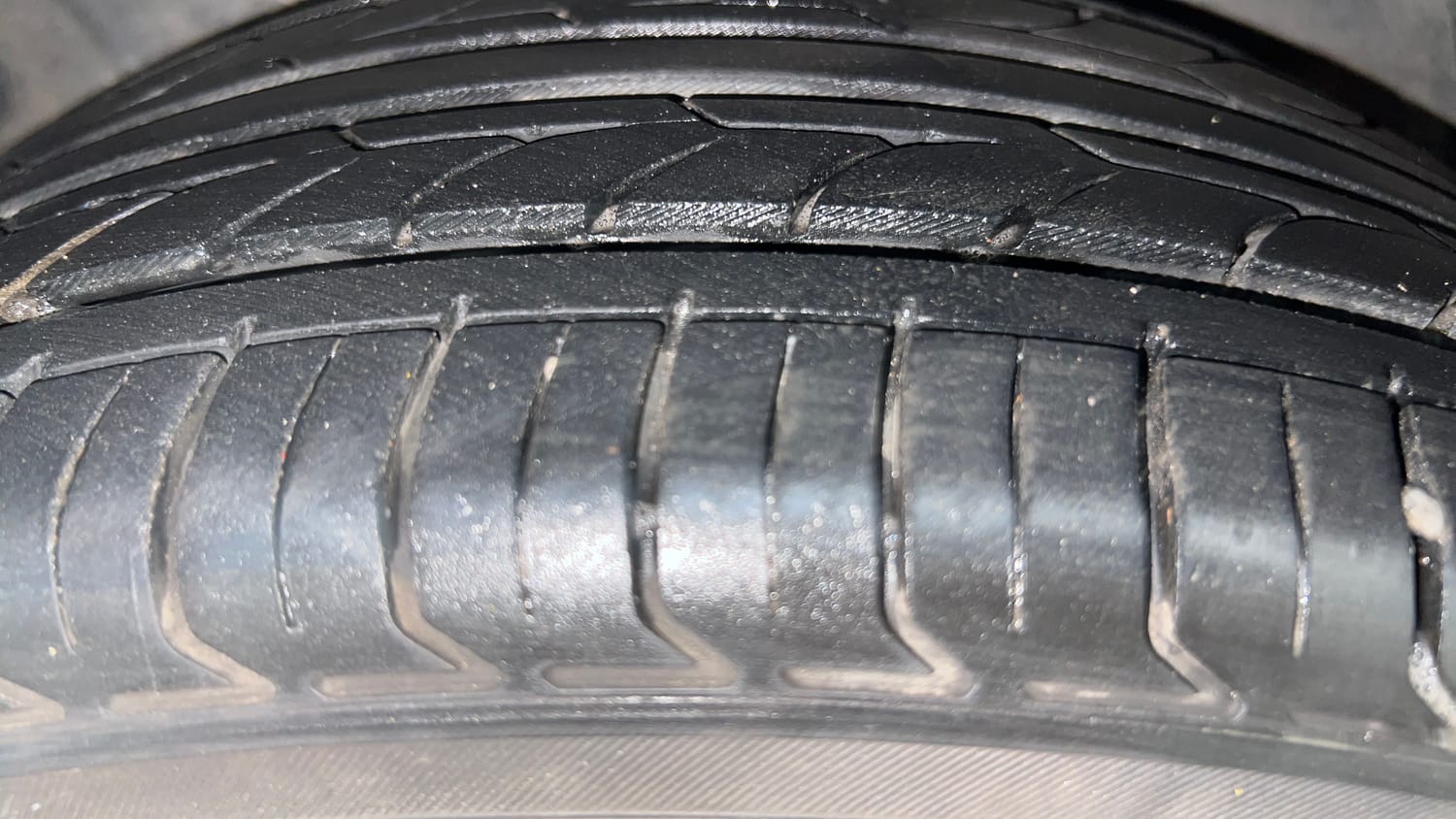 Used 2013 Hyundai Verna Fluidic 1.6 VTVT SX Opt AT Petrol Automatic tyres RIGHT REAR TYRE TREAD VIEW