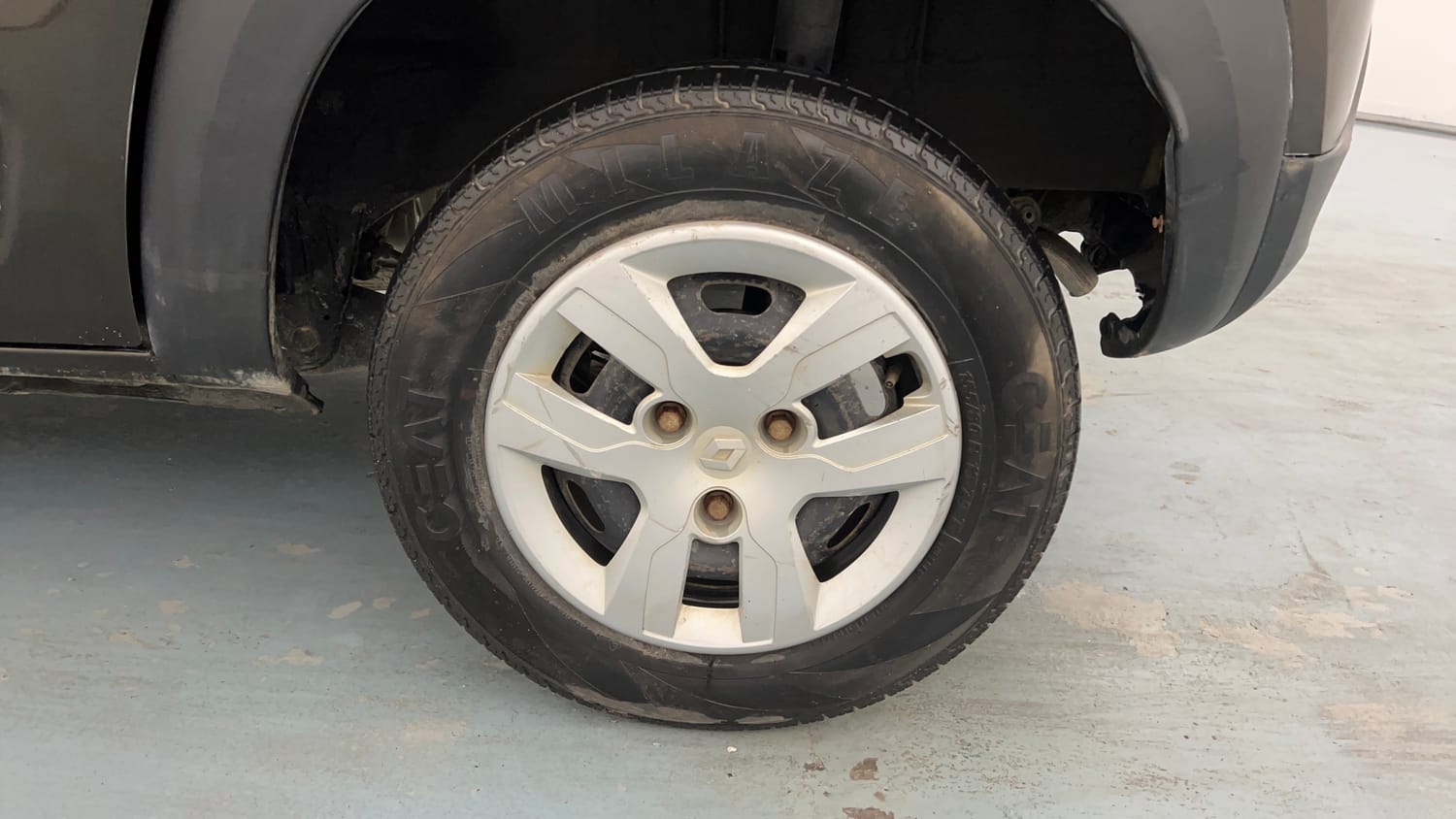 Used 2018 Renault Kwid RXL Petrol Manual tyres LEFT REAR TYRE RIM VIEW