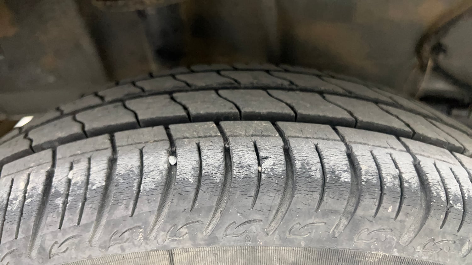 Used 2024 Tata Tiago XZA Plus iCNG Cng Automatic tyres RIGHT REAR TYRE TREAD VIEW