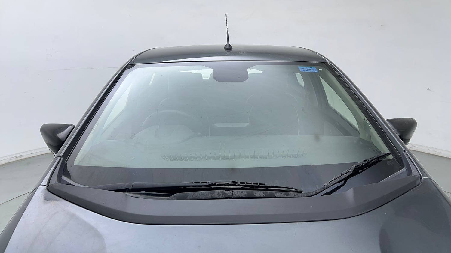 Used 2022 Tata Altroz XZ i-Turbo Petrol Petrol Manual exterior FRONT WINDSHIELD VIEW
