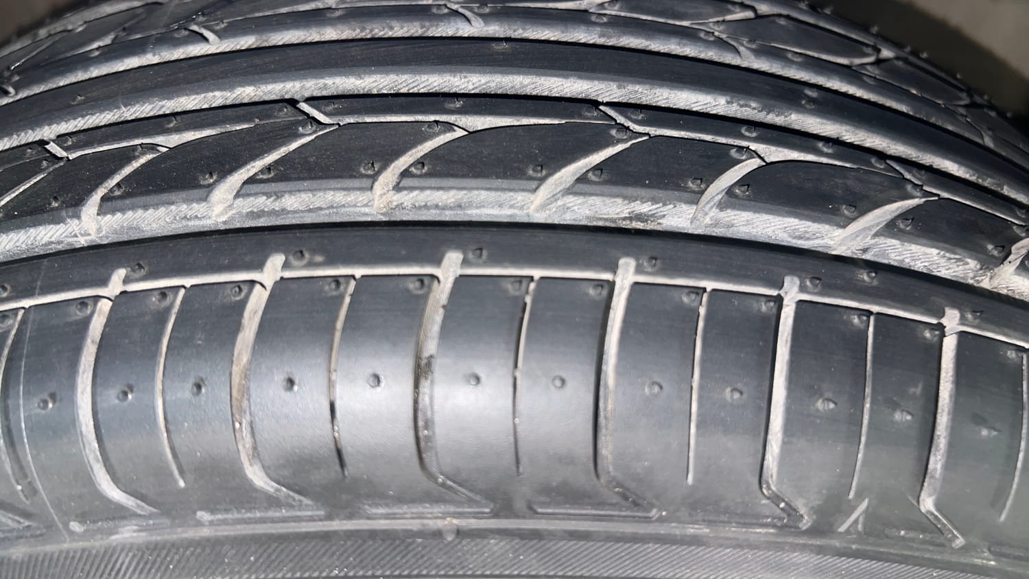 Used 2013 Honda Amaze 1.2 EX i-VTEC Petrol Manual tyres RIGHT FRONT TYRE TREAD VIEW