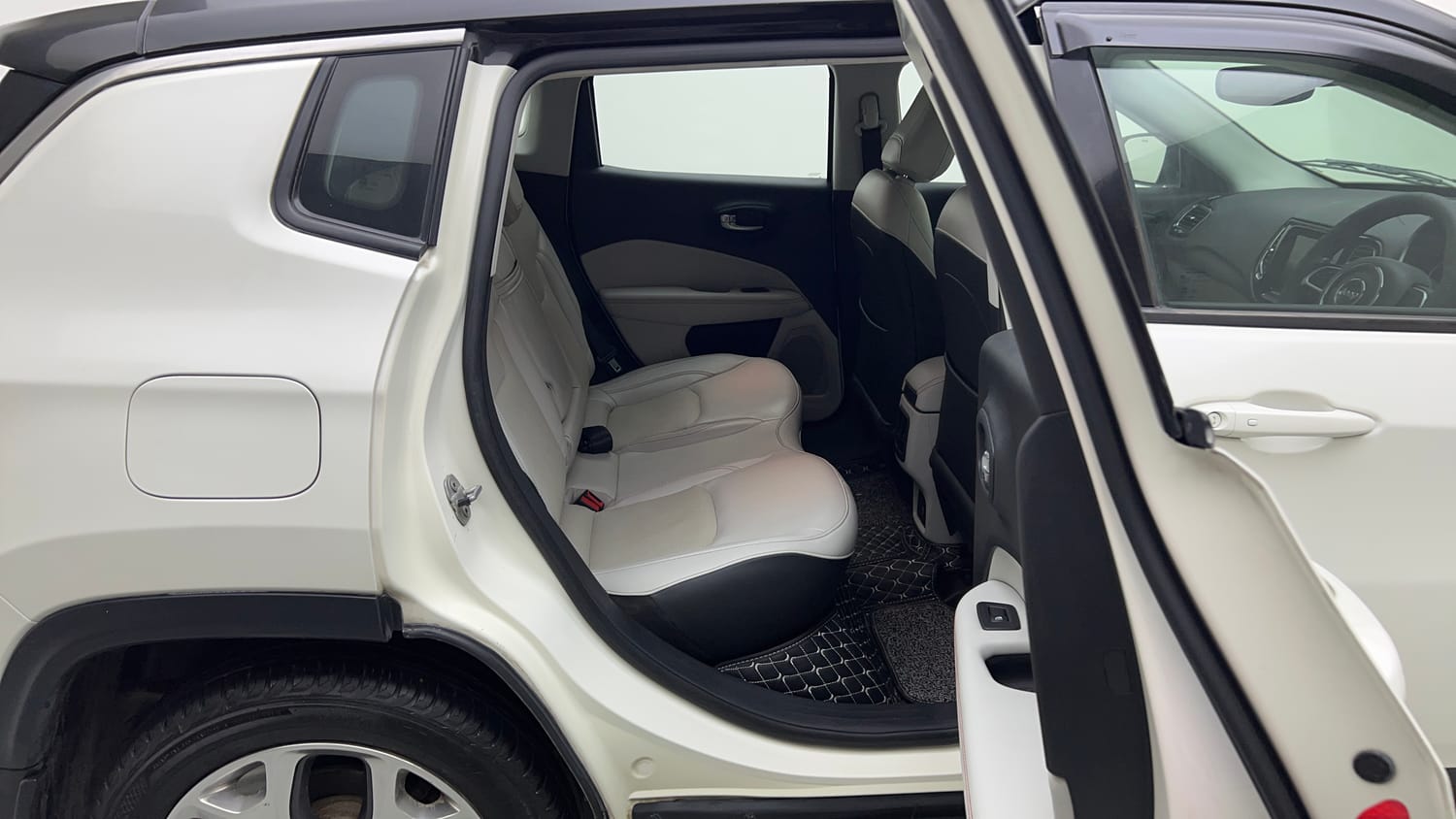 2019 Jeep Compass Limited Plus Petrol AT-18