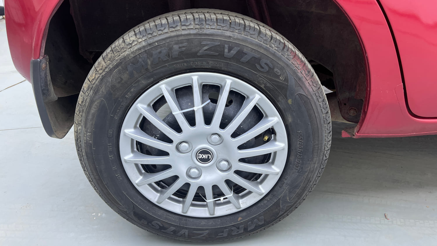 Used 2017 Datsun Redi-GO T (O) Petrol Manual tyres RIGHT REAR TYRE RIM VIEW