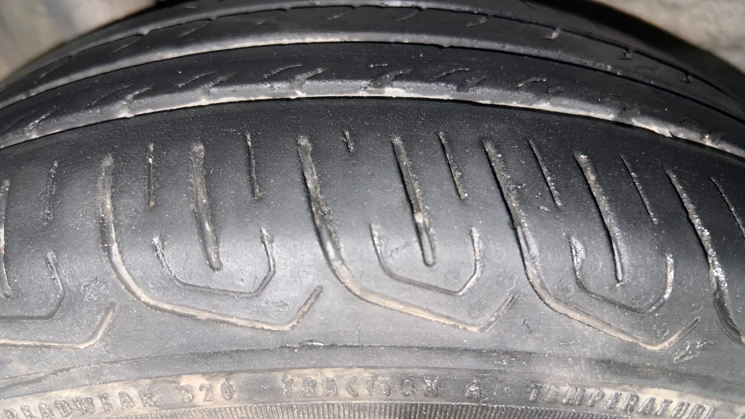 Used 2013 Honda Amaze 1.2 EX i-VTEC Petrol Manual tyres RIGHT REAR TYRE TREAD VIEW
