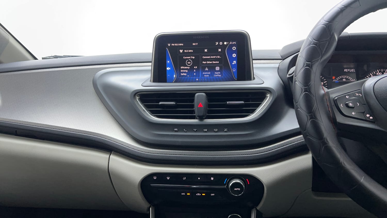 Used 2022 Tata Altroz XZ i-Turbo Petrol Petrol Manual top_features Integrated (in-dash) music system