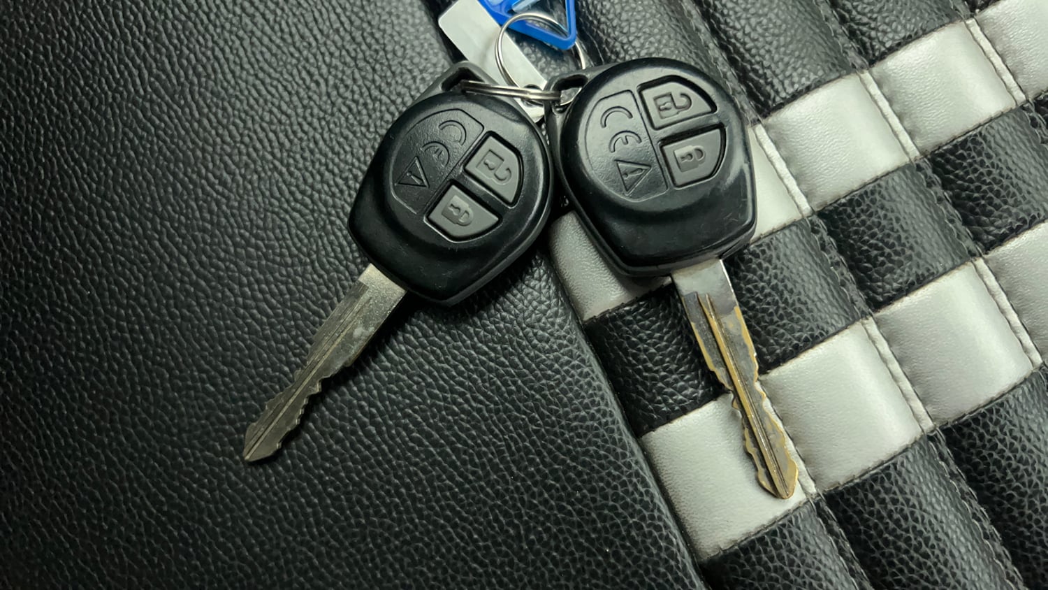 Used 2019 Maruti Suzuki Swift VXi Petrol Manual extra CAR KEY VIEW