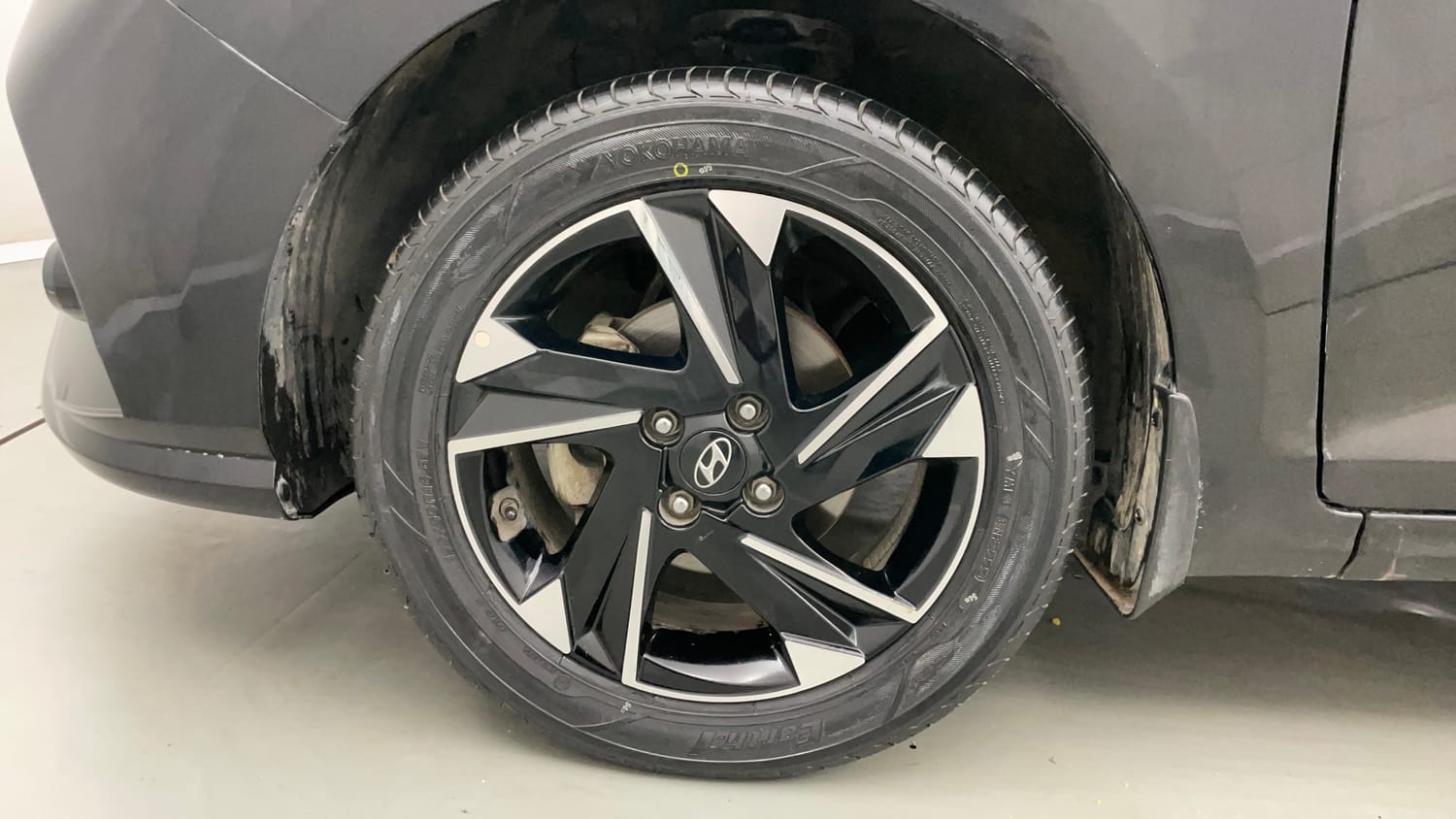 Used 2021 Hyundai Verna SX (O)1.5 MPi Petrol Manual tyres LEFT FRONT TYRE RIM VIEW