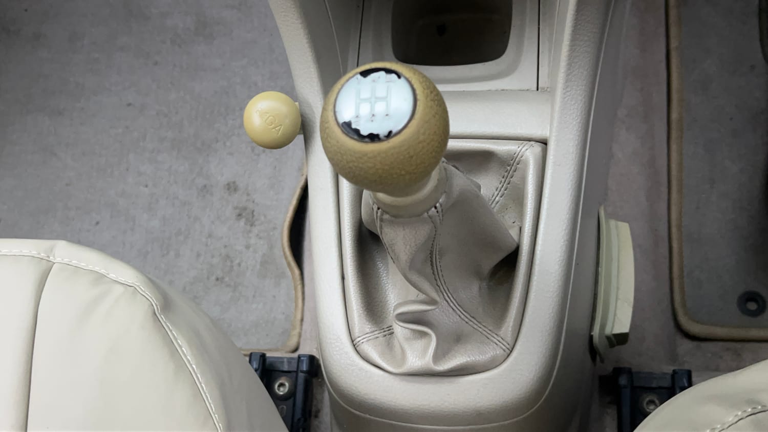 2016 Maruti Suzuki Swift Dzire VXI-16