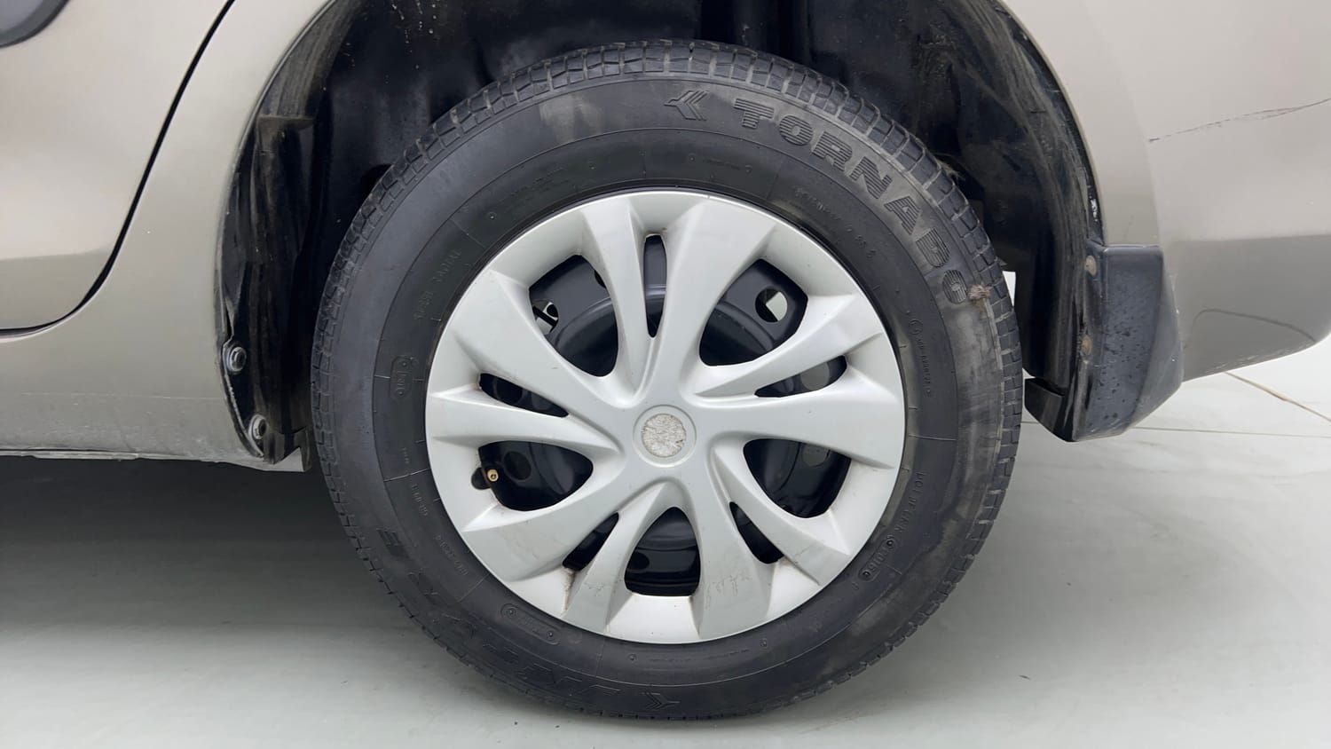 2016 Maruti Suzuki Swift Dzire VXI-35