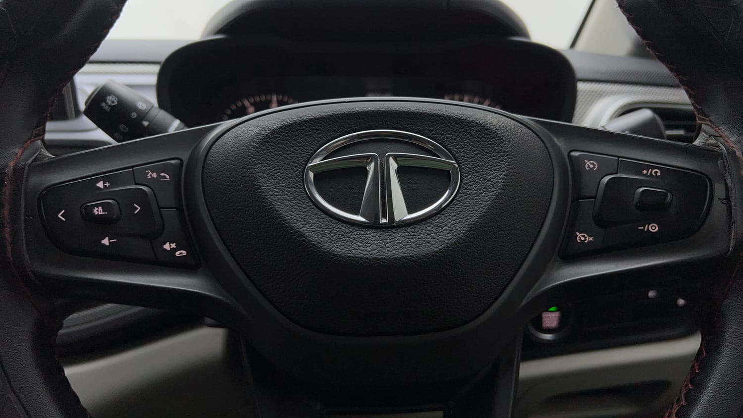 Used 2022 Tata Altroz XZ i-Turbo Petrol Petrol Manual top_features Cruise control