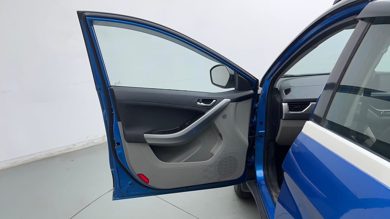 2018 Tata Nexon XZ Plus-21