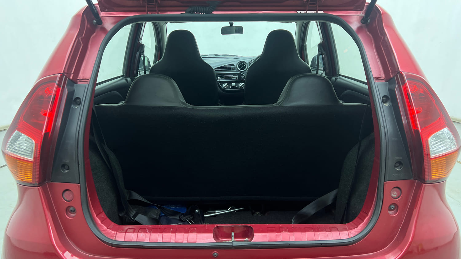 Used 2017 Datsun Redi-GO T (O) Petrol Manual interior DICKY INSIDE VIEW