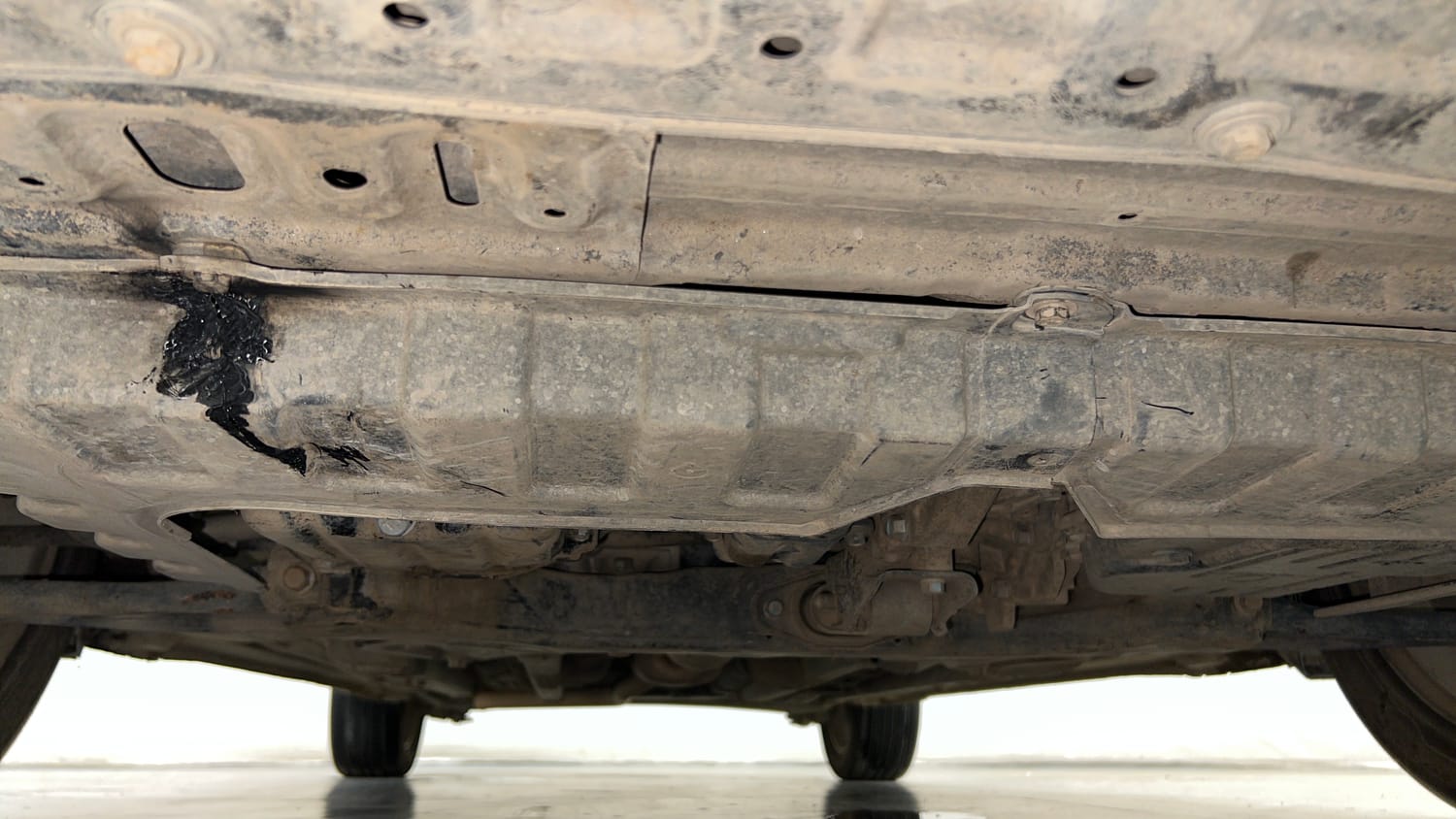 Used 2013 Hyundai Verna Fluidic 1.6 VTVT SX Opt AT Petrol Automatic extra FRONT LEFT UNDERBODY VIEW