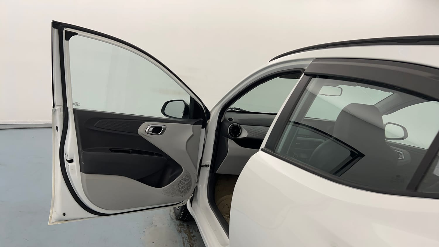 Used 2022 Hyundai Grand i10 Nios Asta 1.2 Kappa VTVT Petrol Manual interior LEFT FRONT DOOR OPEN VIEW