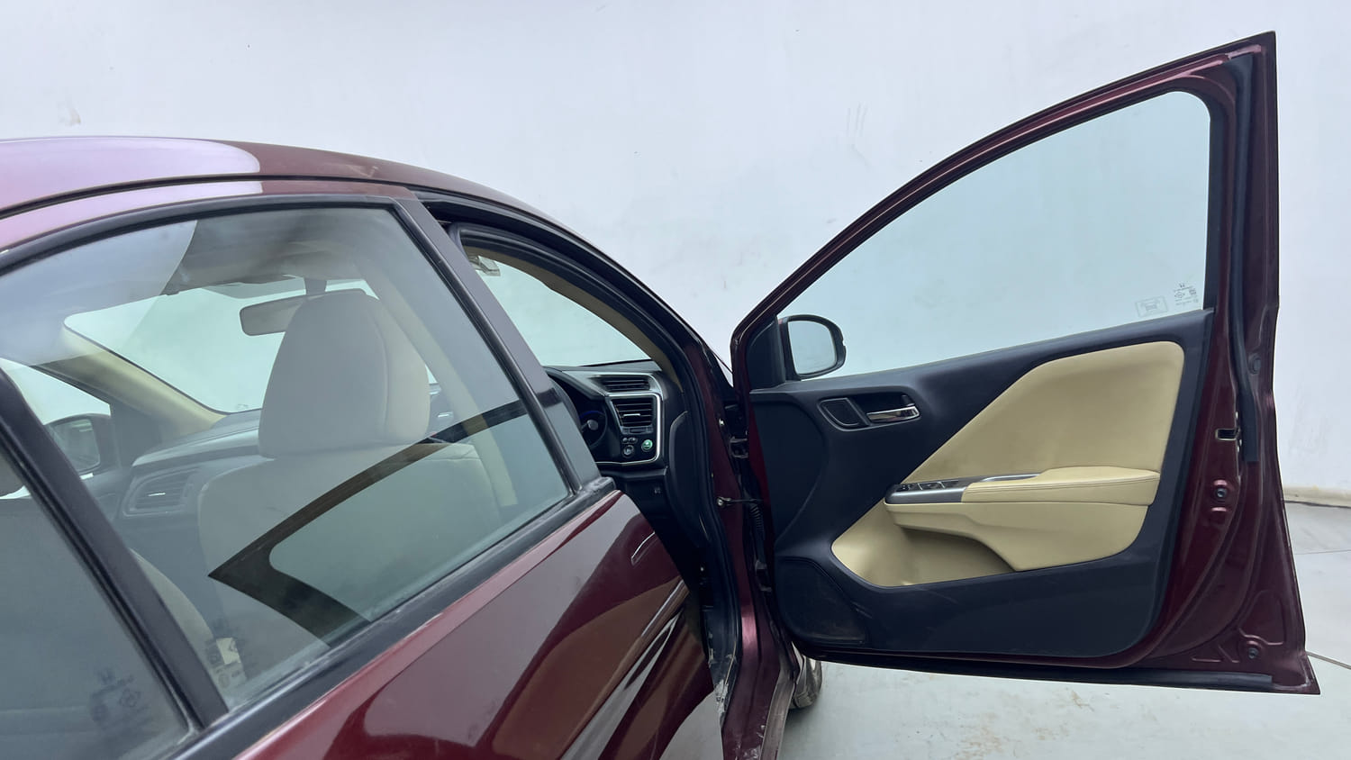 Used 2015 Honda City VX CVT Petrol Automatic interior RIGHT FRONT DOOR OPEN VIEW