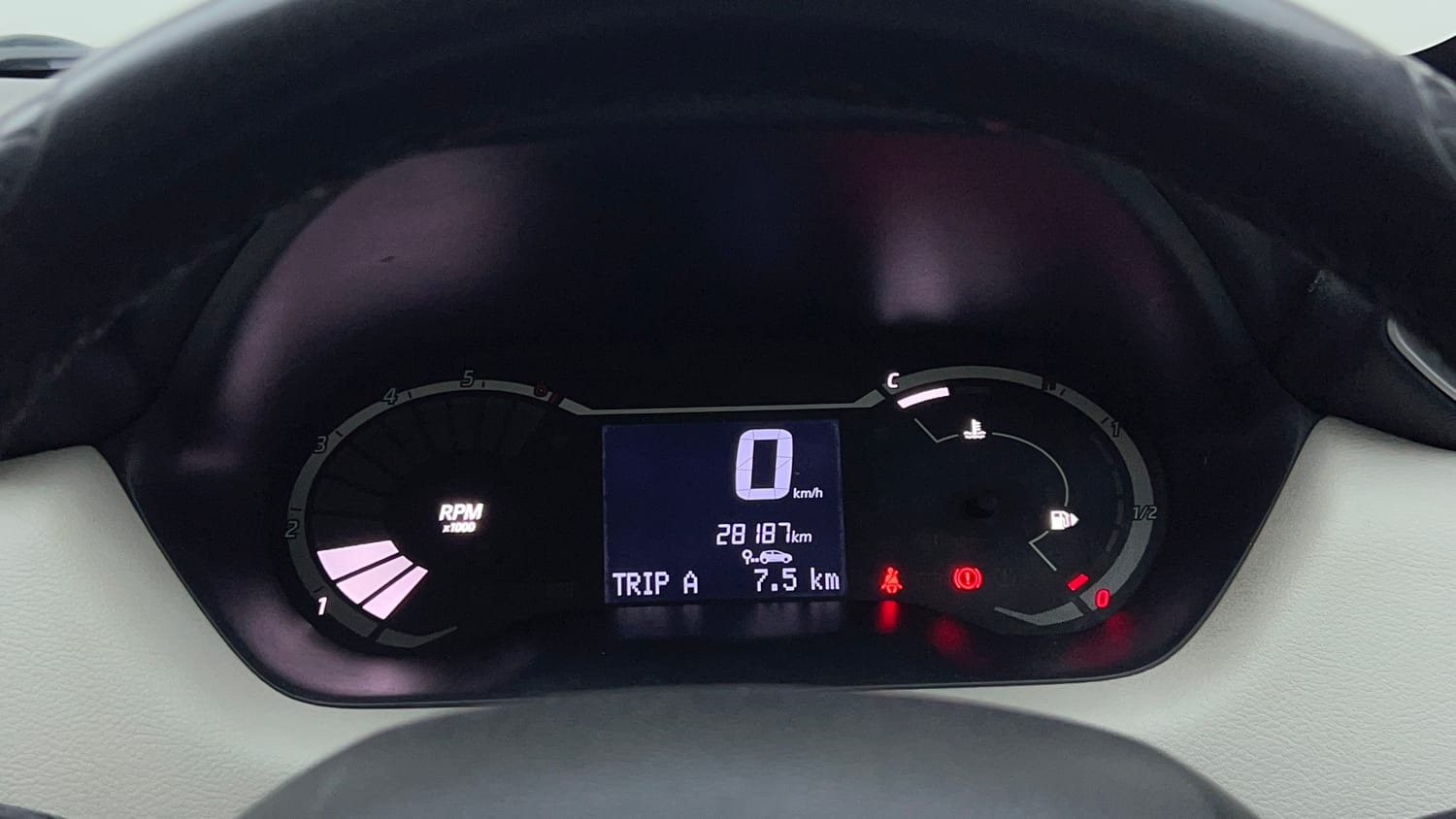Used 2024 Nissan Magnite XE Petrol Manual interior CLUSTERMETER VIEW