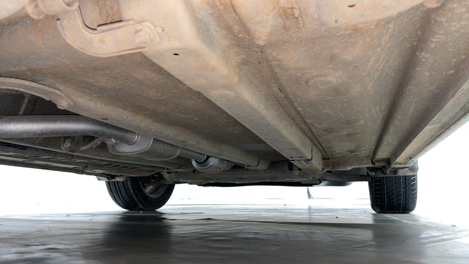 Used 2021 Hyundai Verna SX (O)1.5 MPi Petrol Manual extra REAR RIGHT UNDERBODY VIEW