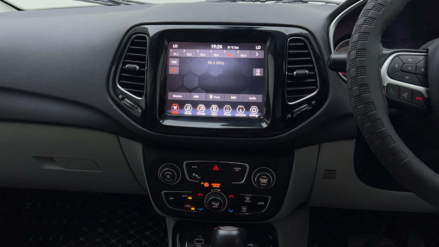 2019 Jeep Compass Limited Plus Petrol AT-13