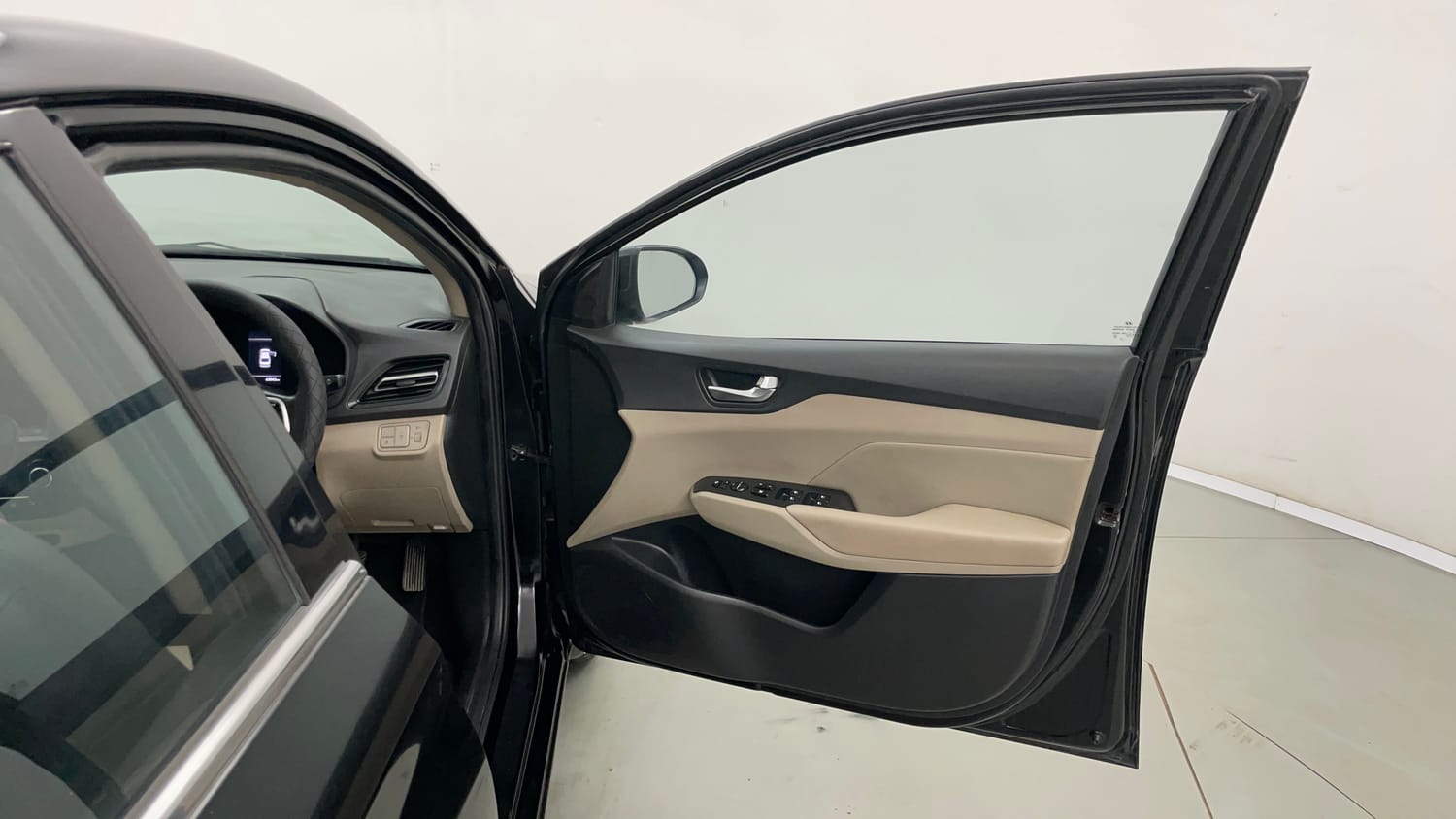 Used 2021 Hyundai Verna SX (O)1.5 MPi Petrol Manual interior RIGHT FRONT DOOR OPEN VIEW