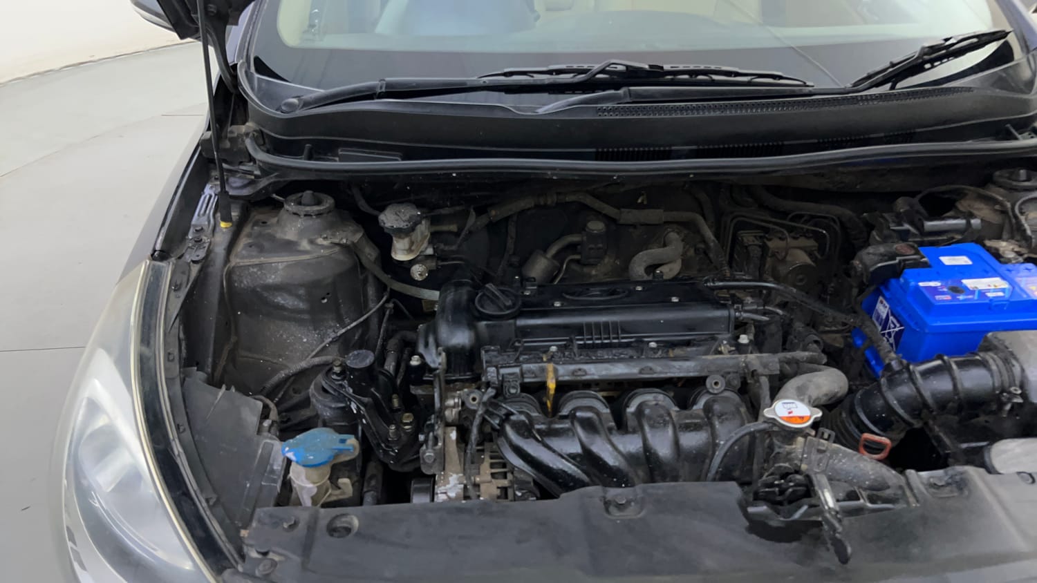 Used 2013 Hyundai Verna Fluidic 1.6 VTVT SX Opt AT Petrol Automatic engine ENGINE RIGHT SIDE HINGE & APRON VIEW