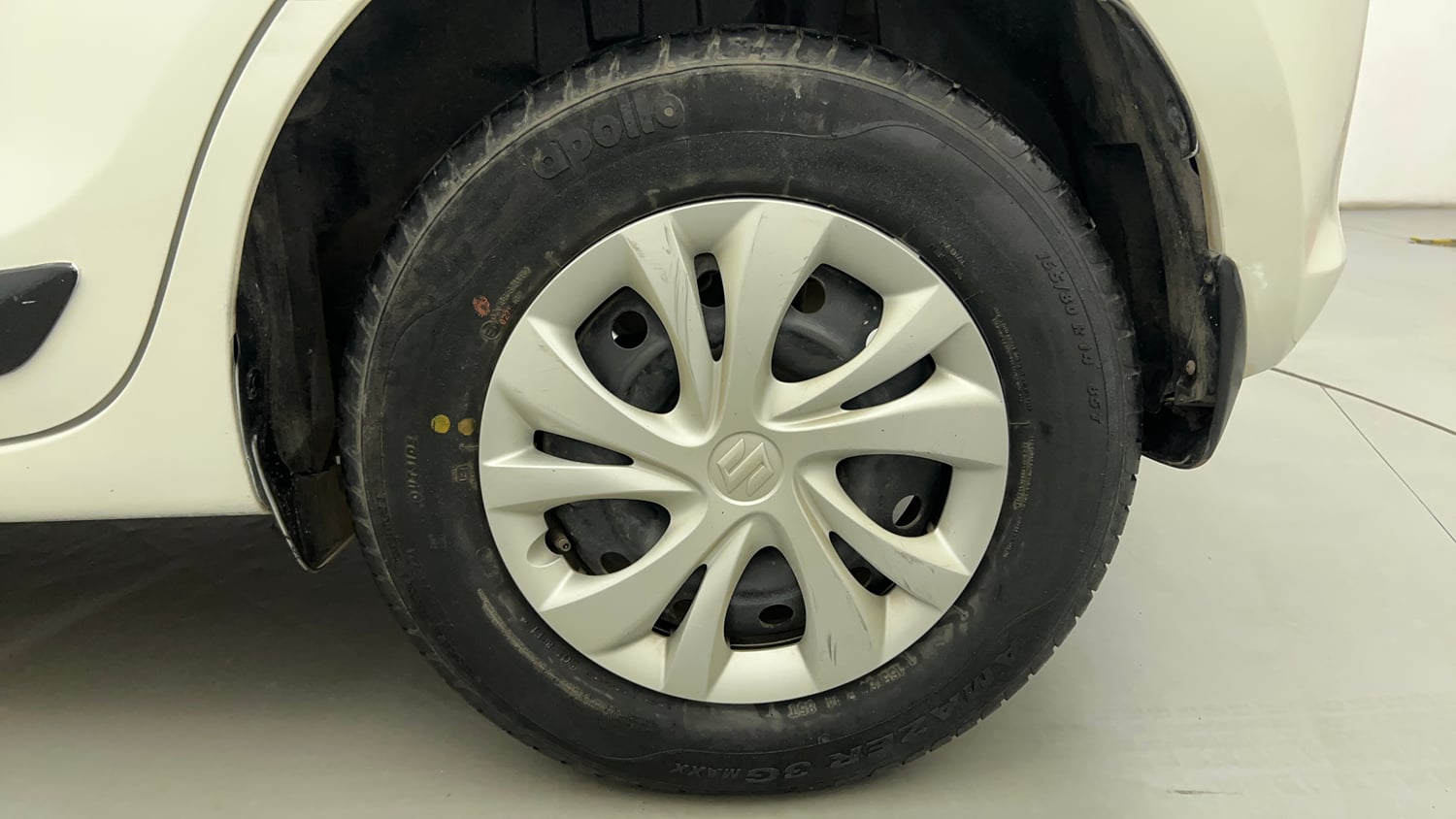 Used 2019 Maruti Suzuki Swift VXi Petrol Manual tyres LEFT REAR TYRE RIM VIEW