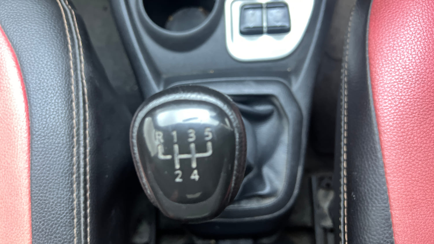 Used 2017 Datsun Redi-GO T (O) Petrol Manual interior GEAR  KNOB VIEW