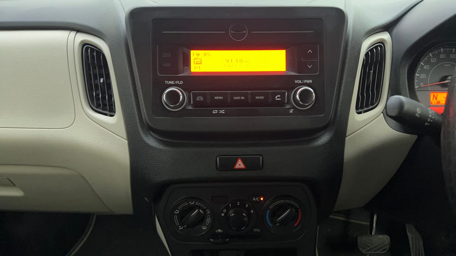 Used 2020 Maruti Suzuki Wagon R VXi 1.2 AMT Petrol Automatic interior MUSIC SYSTEM & AC CONTROL VIEW