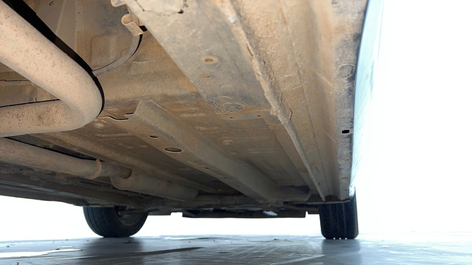 Used 2022 Tata Altroz XZ i-Turbo Petrol Petrol Manual extra REAR RIGHT UNDERBODY VIEW