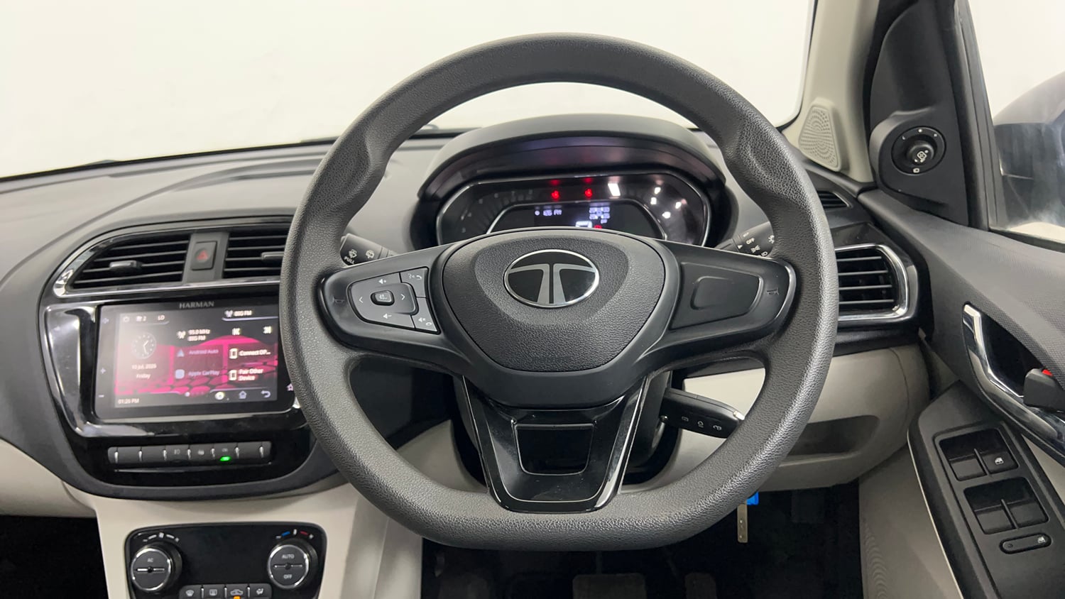 Used 2024 Tata Tiago XZA Plus iCNG Cng Automatic interior STEERING VIEW