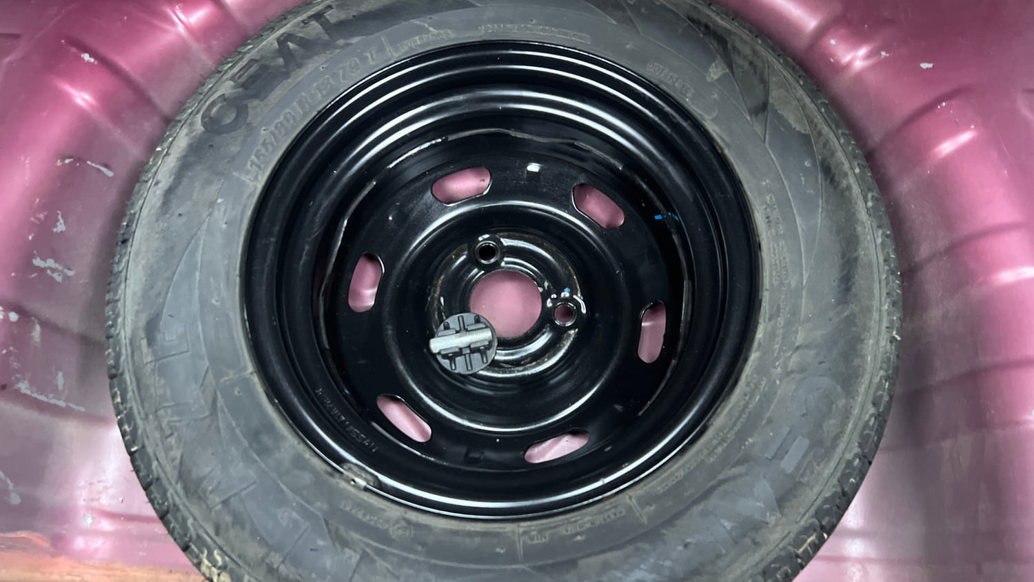 Used 2017 Datsun Redi-GO T (O) Petrol Manual tyres SPARE TYRE VIEW