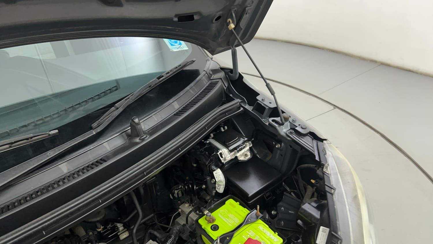 Used 2020 Maruti Suzuki Wagon R VXi 1.2 AMT Petrol Automatic engine ENGINE LEFT SIDE HINGE & APRON VIEW
