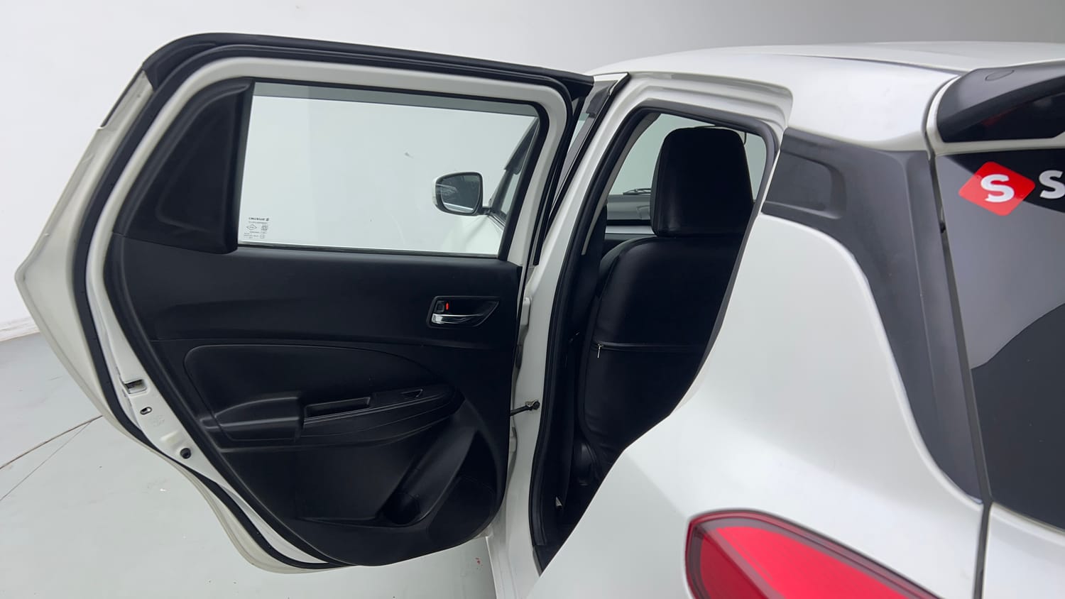 2021 Maruti Suzuki Swift VXi-22