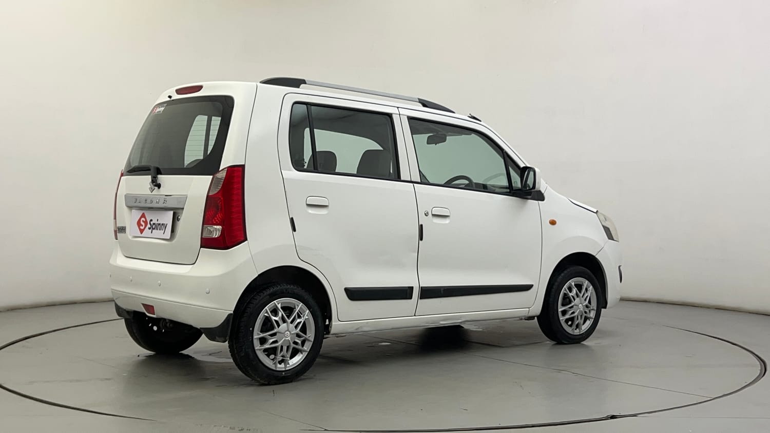 Used 2015 Maruti Suzuki Wagon R VXI Petrol Manual exterior RIGHT REAR CORNER VIEW