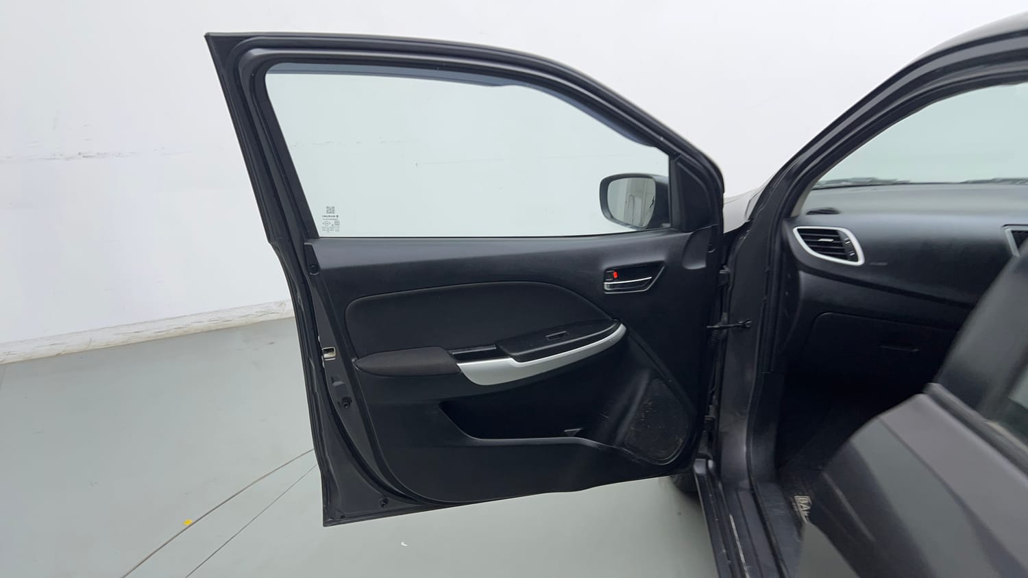 Used 2018 Maruti Suzuki Baleno Delta 1.2 Petrol Manual interior LEFT FRONT DOOR OPEN VIEW
