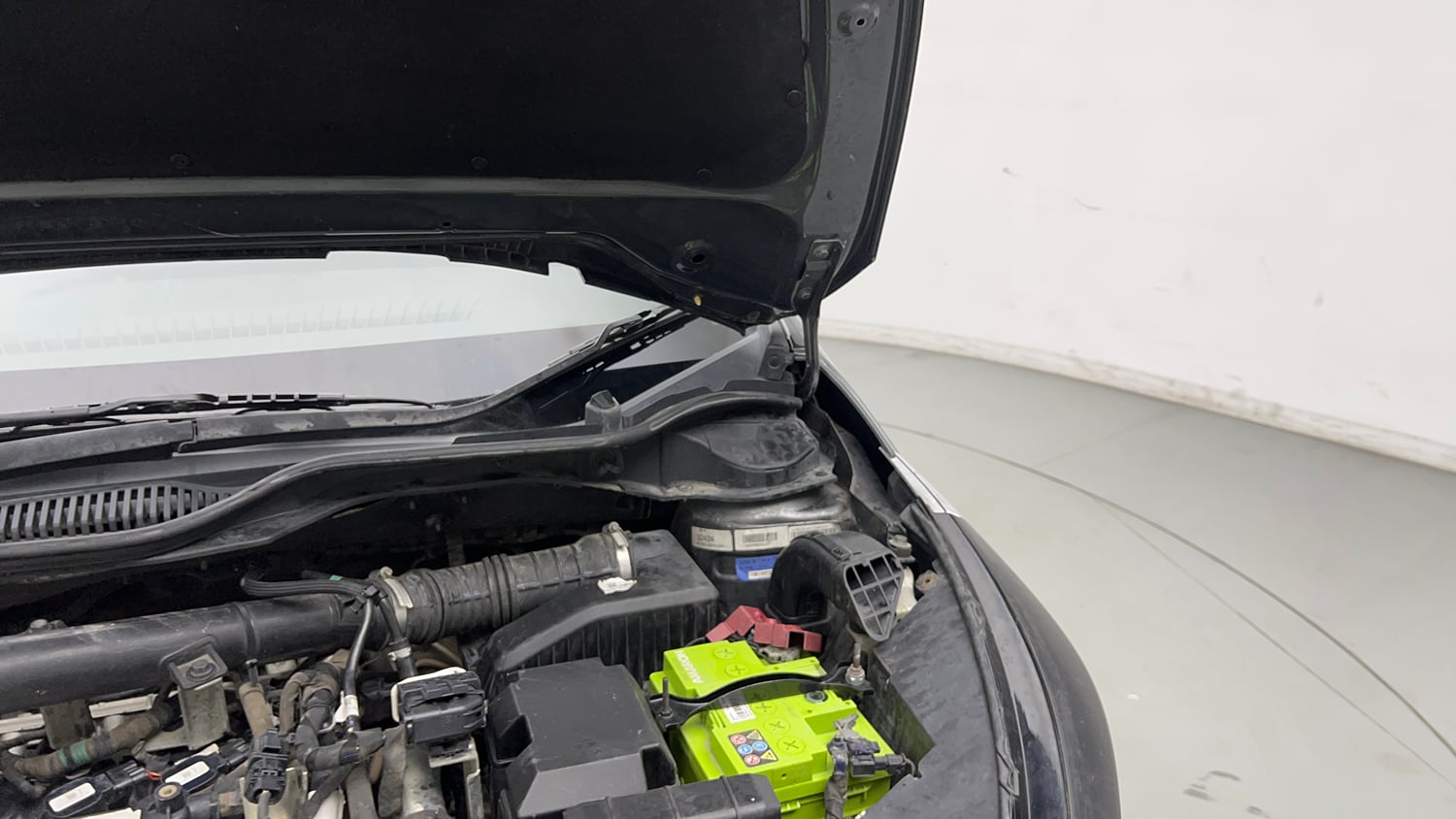 Used 2022 Tata Altroz XZ i-Turbo Petrol Petrol Manual engine ENGINE LEFT SIDE HINGE & APRON VIEW