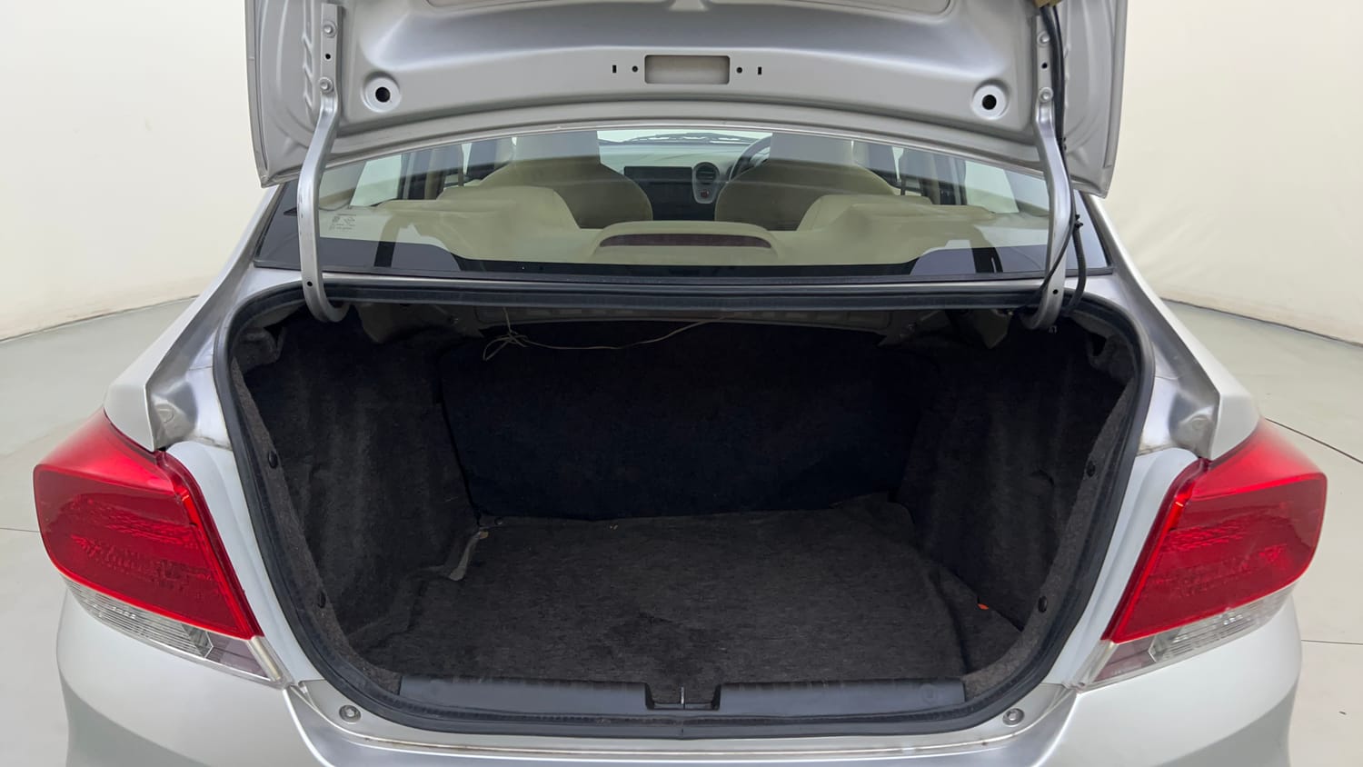 Used 2013 Honda Amaze 1.2 EX i-VTEC Petrol Manual interior DICKY INSIDE VIEW