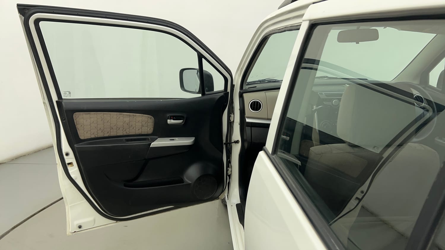 Used 2015 Maruti Suzuki Wagon R VXI Petrol Manual interior LEFT FRONT DOOR OPEN VIEW