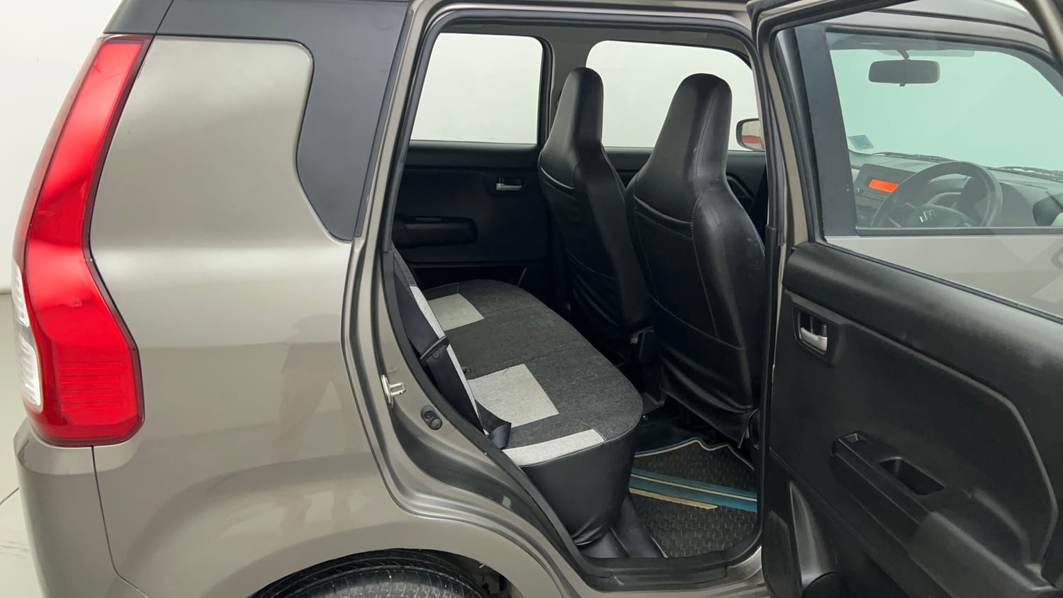 Used 2020 Maruti Suzuki Wagon R VXi 1.2 AMT Petrol Automatic interior RIGHT SIDE REAR DOOR CABIN VIEW