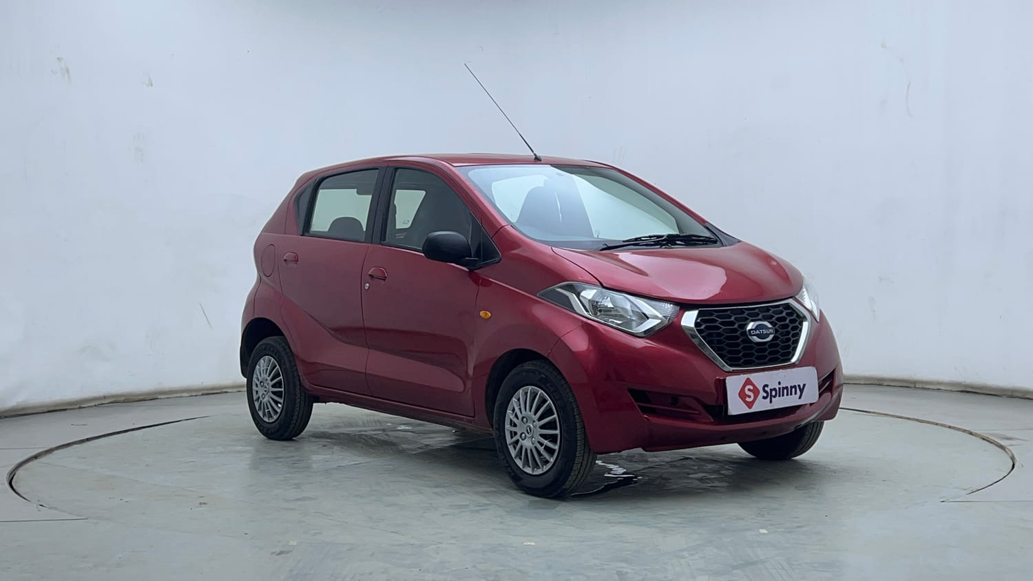 Used 2017 Datsun Redi-GO T (O) Petrol Manual exterior RIGHT FRONT CORNER VIEW