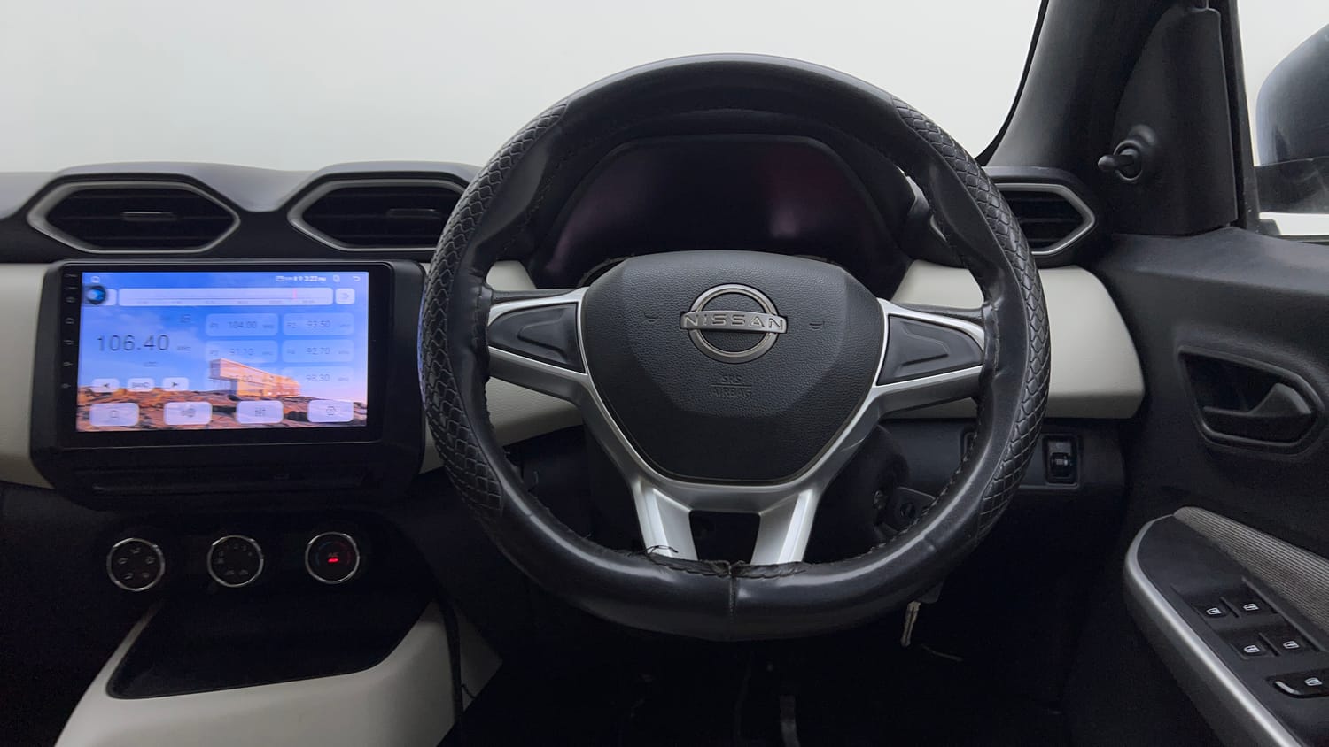 Used 2024 Nissan Magnite XE Petrol Manual interior STEERING VIEW
