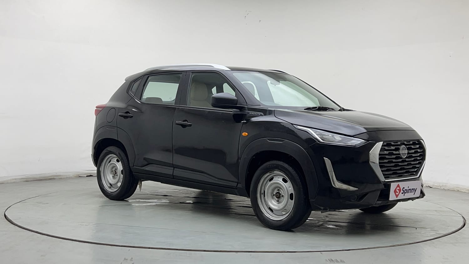 Used 2024 Nissan Magnite XE Petrol Manual exterior RIGHT FRONT CORNER VIEW