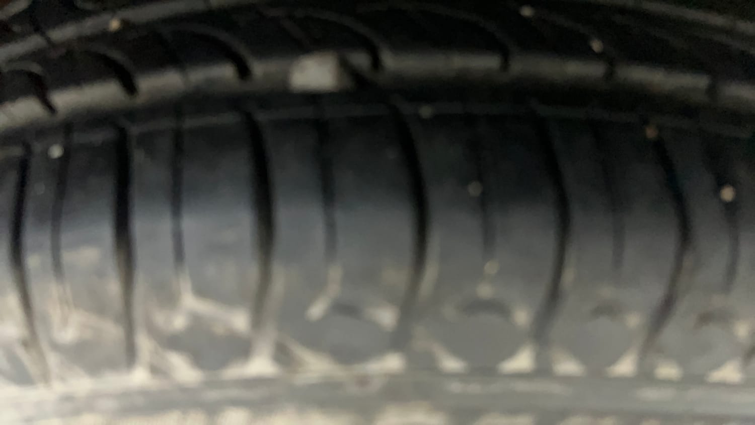 Used 2020 Maruti Suzuki Wagon R VXi 1.2 AMT Petrol Automatic tyres RIGHT FRONT TYRE TREAD VIEW